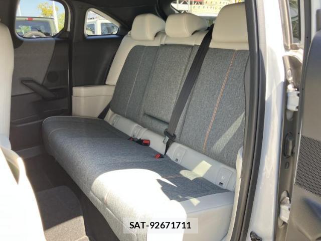 Mazda MX-30 2020-11 8217258-6