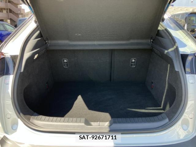Mazda MX-30 2020-11 8217258-7