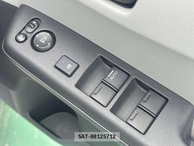 Honda N-ONE 2025-09 8218215-13
