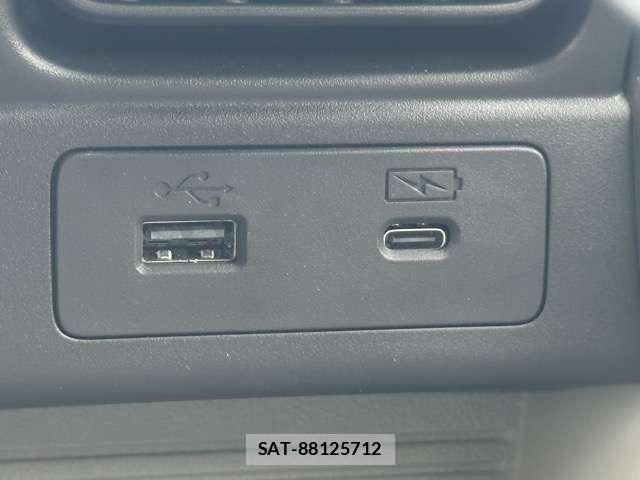 Honda N-ONE 2025-09 8218215-17