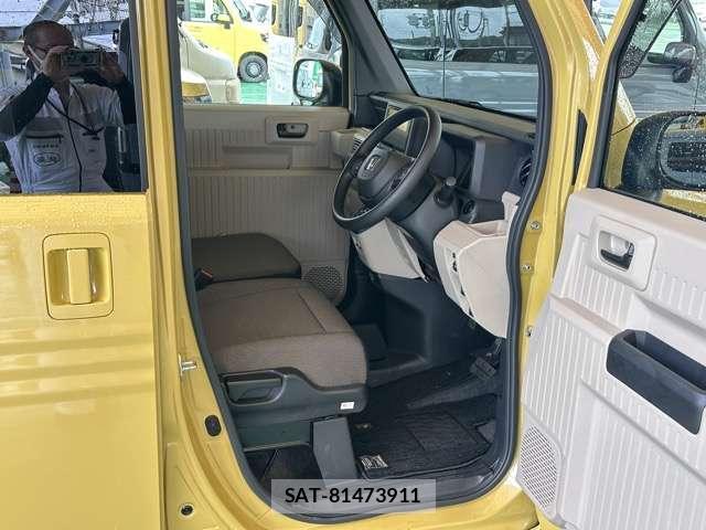 Honda N-VAN e: 2025-01 8218190-15