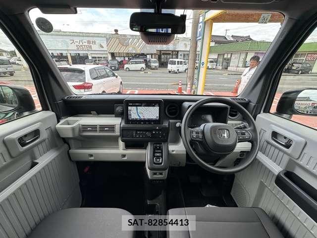 Honda N-VAN e: 2024-10 8218191-2