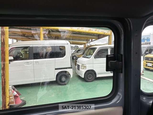 Honda N-VAN e: 2025-02 8218193-6
