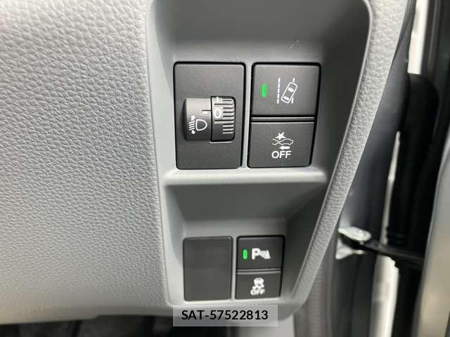 Honda N-VAN 2026-05 8216569-17