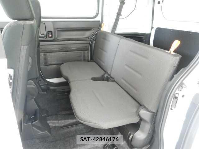Honda N-VAN 2026-04 8223940-16