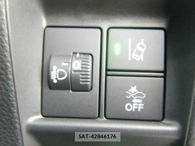 Honda N-VAN 2026-04 8223940-3