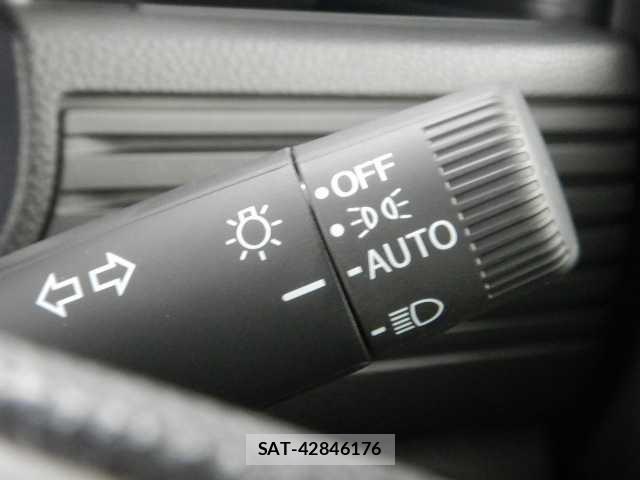 Honda N-VAN 2026-04 8223940-9