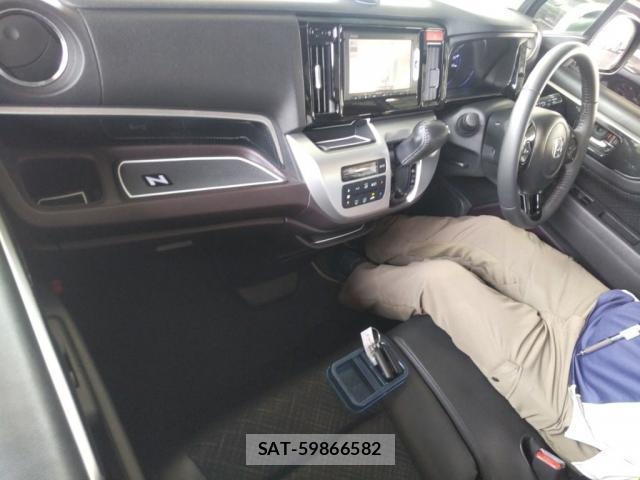 Honda N-WGN 2015-03 8218630-2