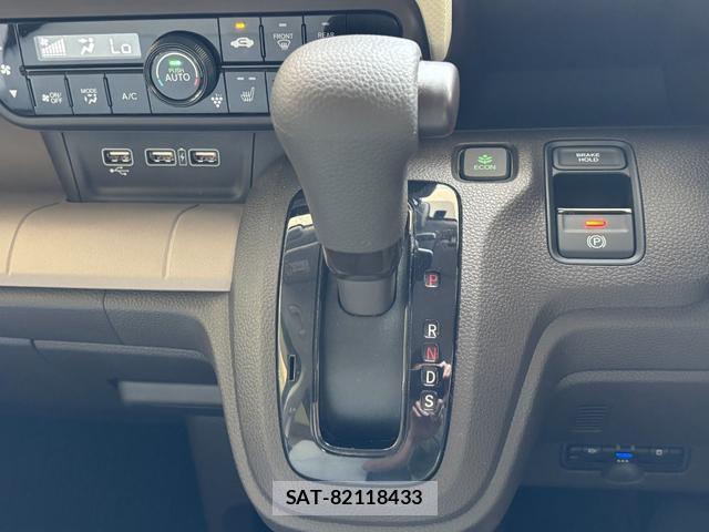 Honda N-WGN 2025-10 8221867-11