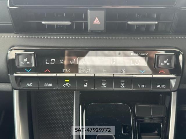 Toyota NOAH 2026-05 8216097-11