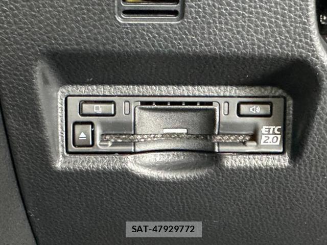 Toyota NOAH 2026-05 8216097-12