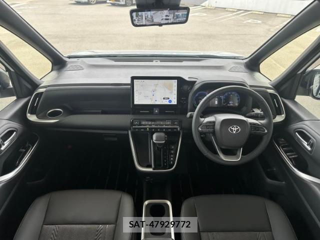 Toyota NOAH 2026-05 8216097-3