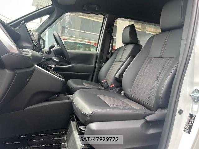 Toyota NOAH 2026-05 8216097-4