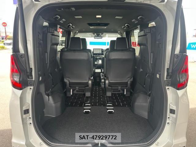 Toyota NOAH 2026-05 8216097-6