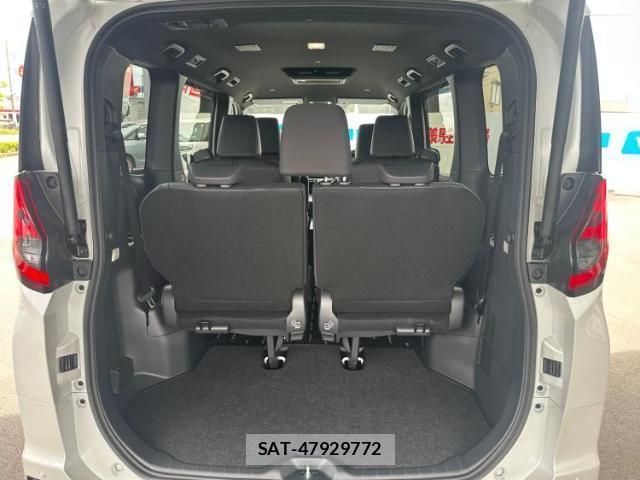 Toyota NOAH 2026-05 8216097-7