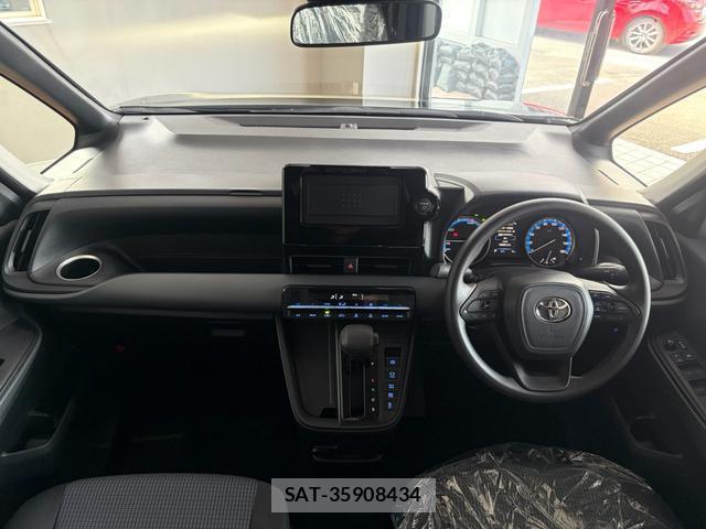 Toyota NOAH 2026-05 8216156-10