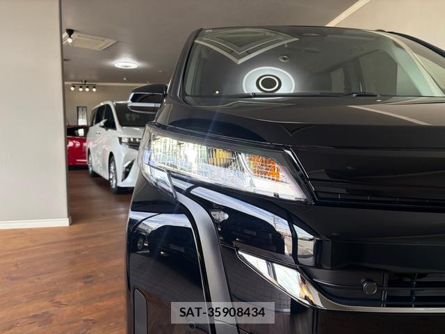 Toyota NOAH 2026-05 8216156-4