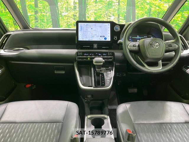 Toyota NOAH 2022-11 8216157-1