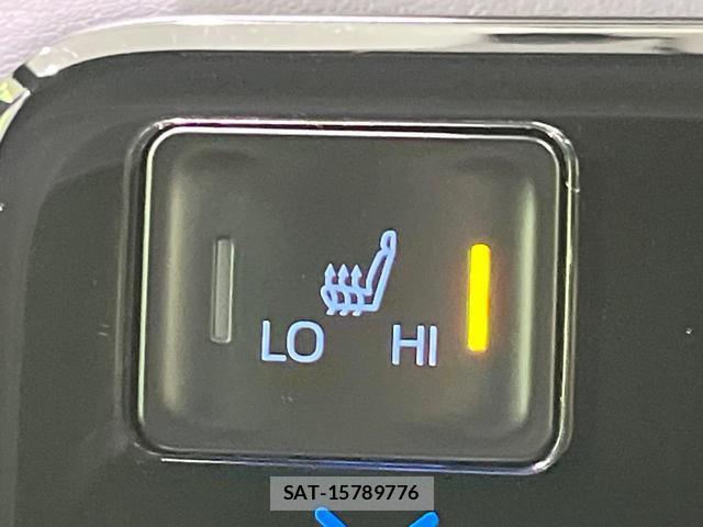 Toyota NOAH 2022-11 8216157-6