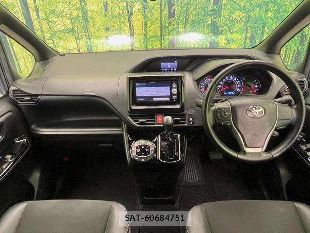 Toyota NOAH 2018-06 8216266-1