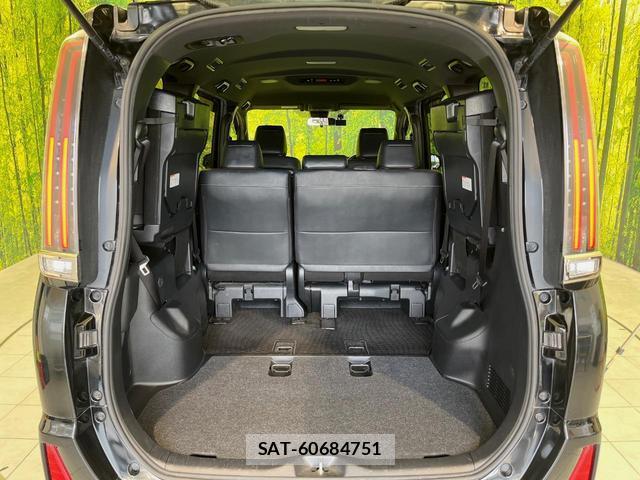 Toyota NOAH 2018-06 8216266-10