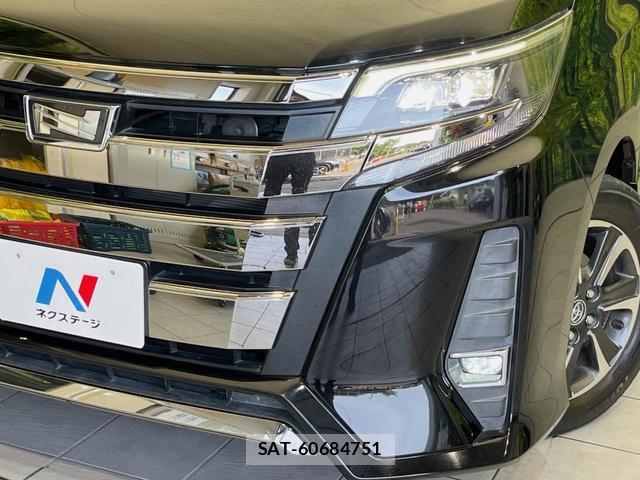Toyota NOAH 2018-06 8216266-12