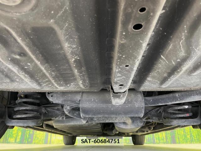 Toyota NOAH 2018-06 8216266-18
