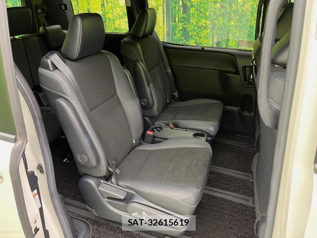 Toyota NOAH 2020-07 8216278-8