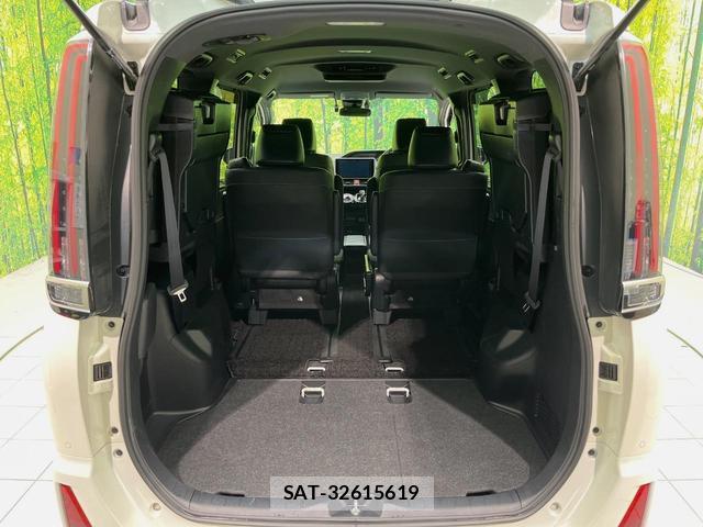 Toyota NOAH 2020-07 8216278-9