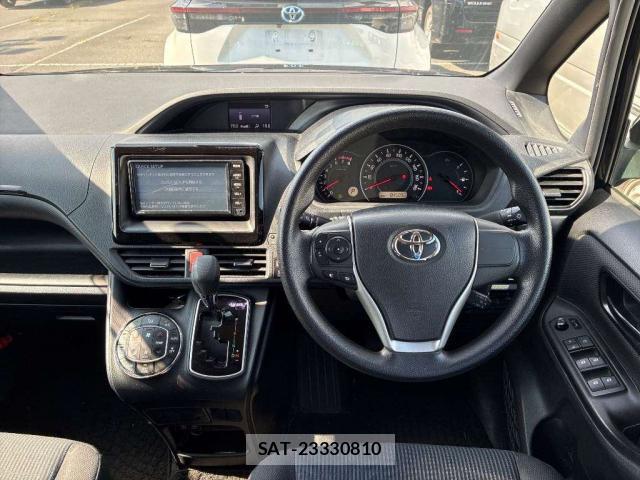 Toyota NOAH 2019-08 8216386-2