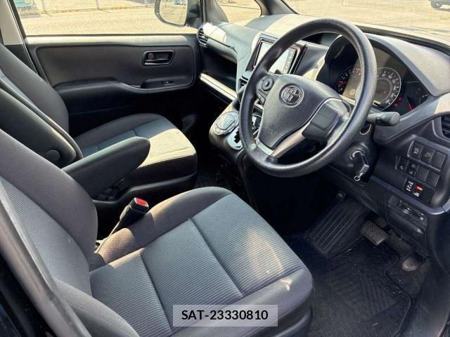 Toyota NOAH 2019-08 8216386-5