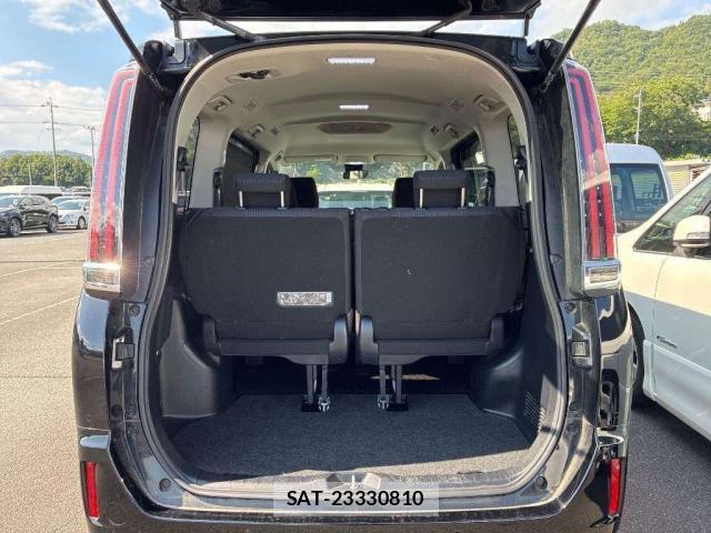 Toyota NOAH 2019-08 8216386-7