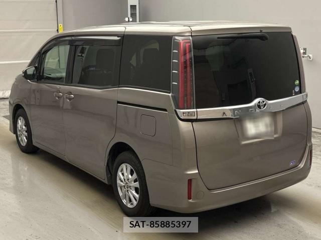 Toyota NOAH 2018-07 8216401-1