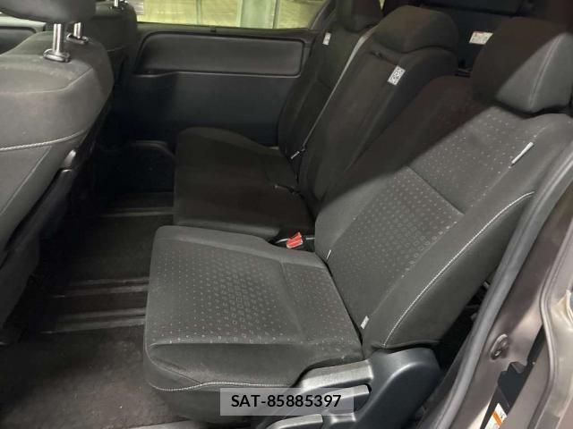 Toyota NOAH 2018-07 8216401-6