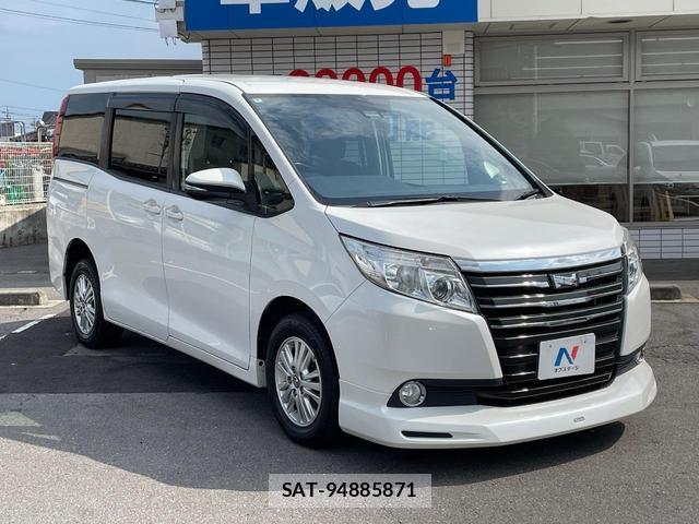 Toyota NOAH 2016-06 8216885-11