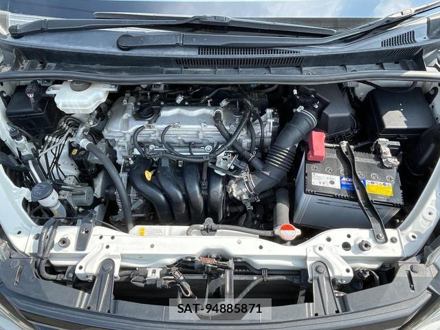 Toyota NOAH 2016-06 8216885-12