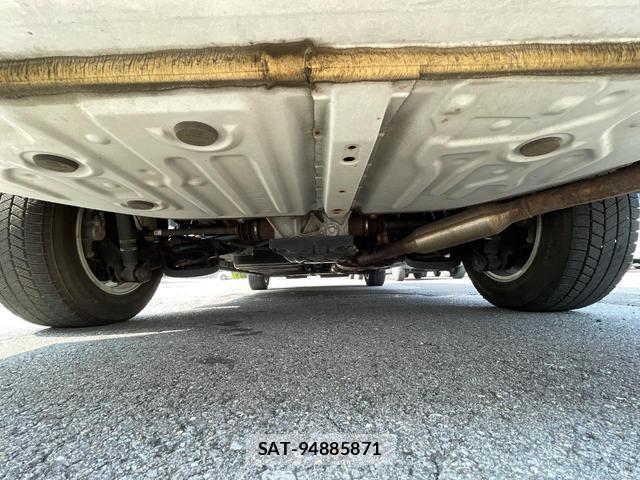 Toyota NOAH 2016-06 8216885-13