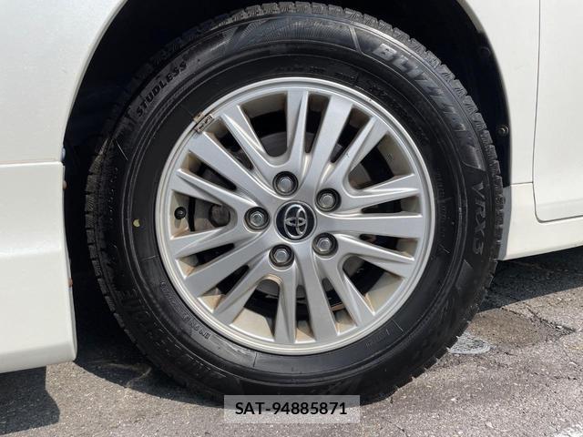Toyota NOAH 2016-06 8216885-9