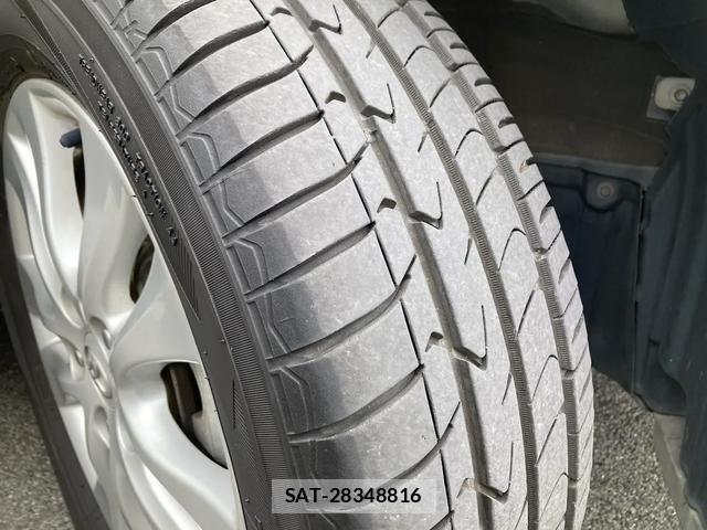 Toyota NOAH 2012-01 8216956-17