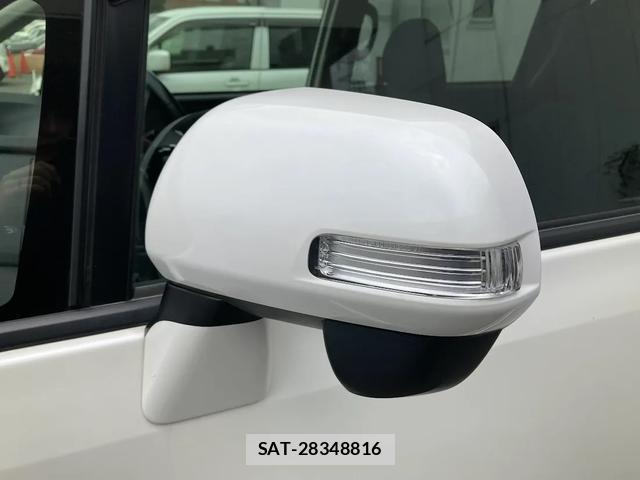 Toyota NOAH 2012-01 8216956-18