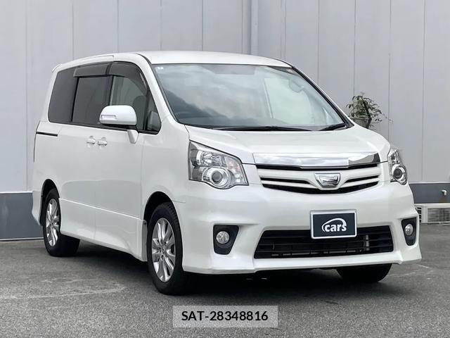 Toyota NOAH 2012-01 8216956-5