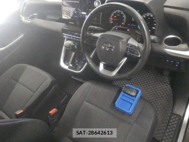 Toyota NOAH 2025-03 8216966-4