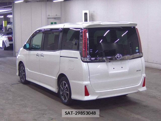 Toyota NOAH 2018-05 8216971-1