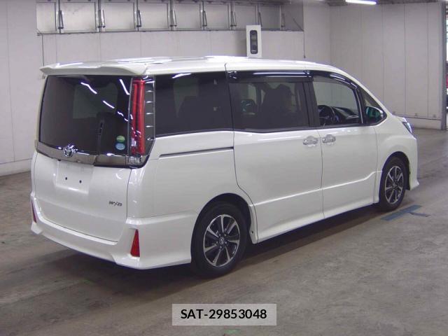 Toyota NOAH 2018-05 8216971-4