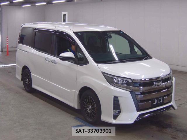 Toyota NOAH 2018-02 8216979-0