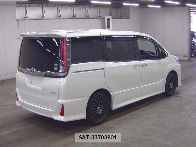 Toyota NOAH 2018-02 8216979-4