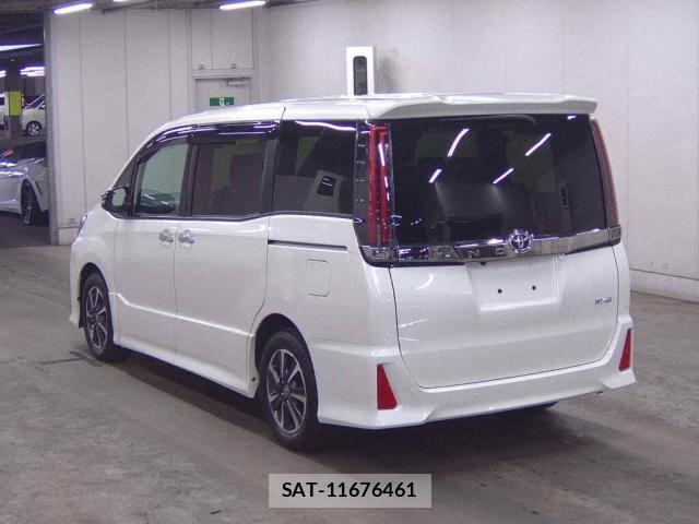 Toyota NOAH 2021-04 8216999-1