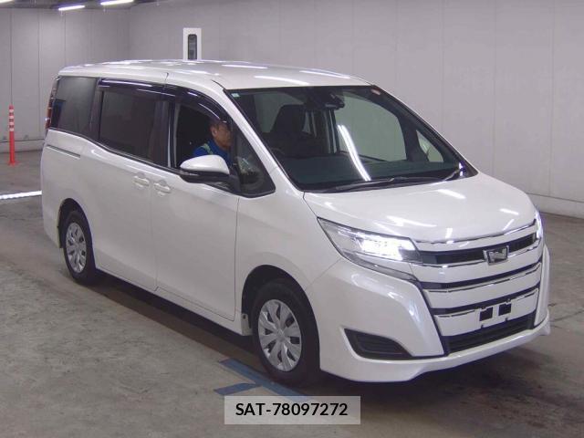 Toyota NOAH 2021-06 8217040-4
