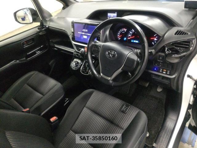 Toyota NOAH 2017-09 8217065-2