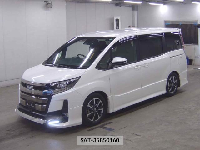 Toyota NOAH 2017-09 8217065-3